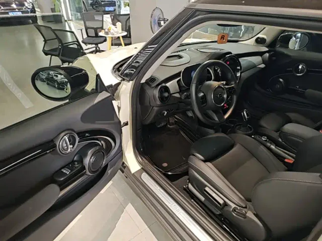 MINI Hatch — Фото автомобиля 15
