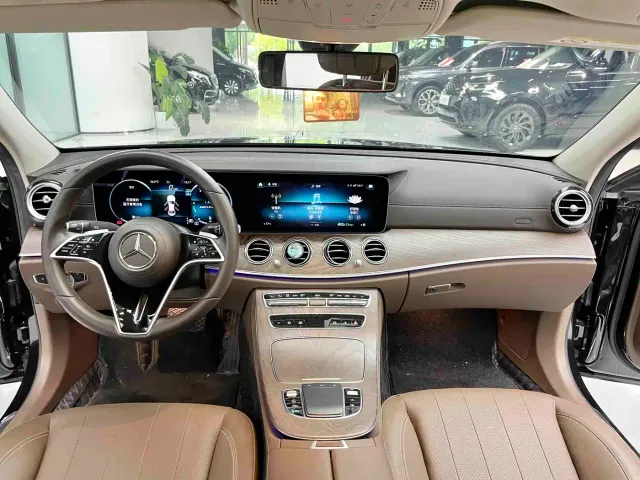 Mercedes-Benz E-Class — Фото автомобиля 4