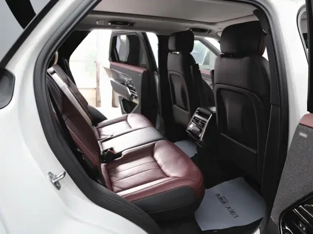 Land Rover Range Rover Sport — Фото автомобиля 23