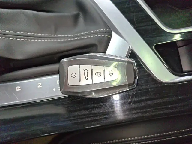 Geely Binyue — Фото автомобиля 8