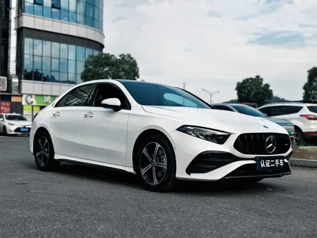 Mercedes-Benz A-Class — Фото автомобиля 3