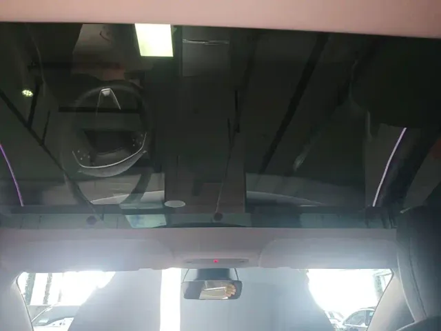 Tesla Model 3 — Фото автомобиля 17