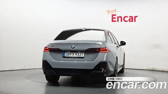 BMW 5-Series — Фото автомобиля 4