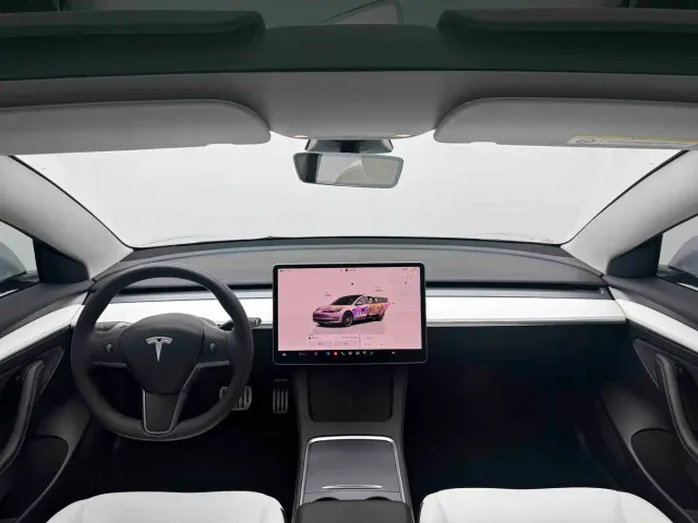 Tesla Model 3 — Фото автомобиля 16