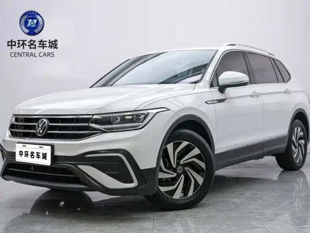 Фотография автомобиля — Volkswagen Tiguan L