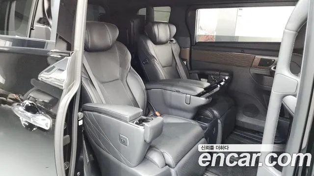 Toyota Alphard — Фото автомобиля 9