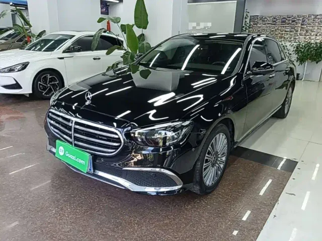 Фотография автомобиля — Mercedes-Benz E-Class