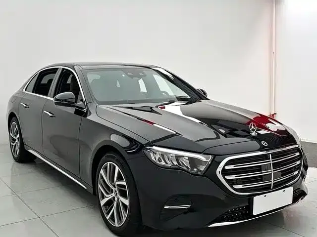 Mercedes-Benz E-Class — Фото автомобиля 3
