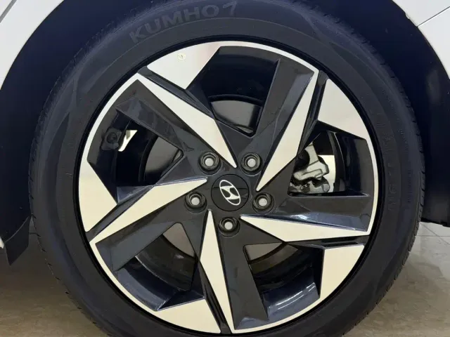 Hyundai Elantra — Фото автомобиля 23