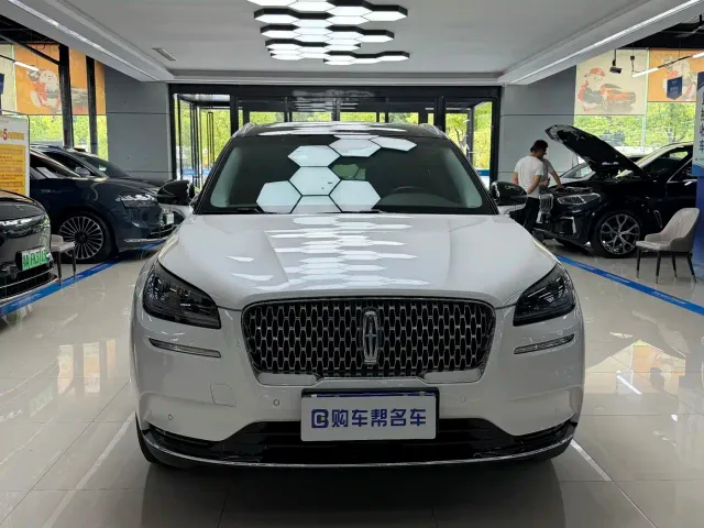 Lincoln Corsair — Фото автомобиля 2