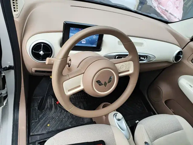 Wuling Hongguang Mini EV — Фото автомобиля 9