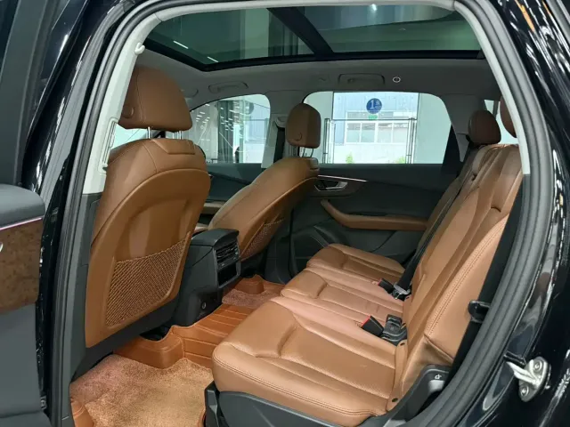 Audi Audi Q7 2022 55 TFSI quattro S line Sport — Фото автомобиля 6