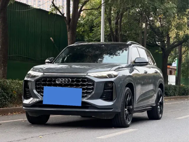 Фотография автомобиля — Audi Q6