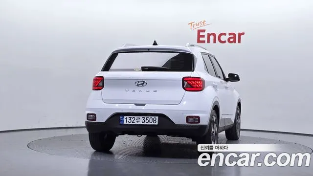Hyundai Venue — Фото автомобиля 4