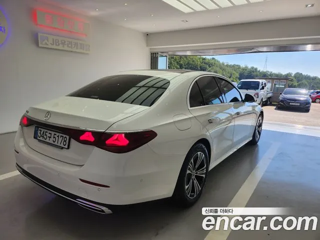Mercedes-Benz E-Class W214 — Фото автомобиля 2