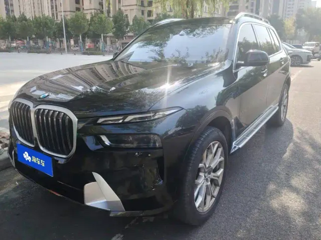 Фотография автомобиля — BMW X7