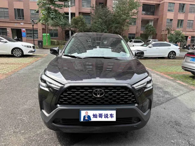 Toyota Corolla Cross — Фото автомобиля 2