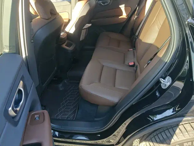 Volvo XC60 — Фото автомобиля 13
