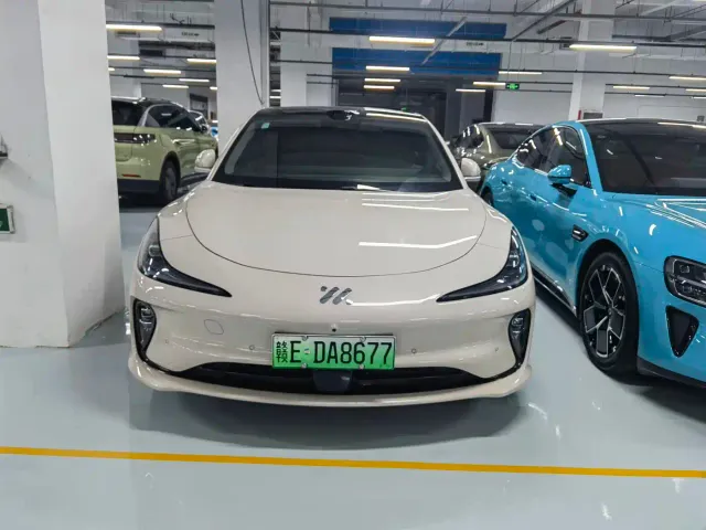 IM Motors L6 — Фото автомобиля 2
