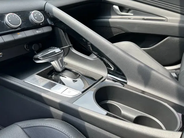 Hyundai Elantra — Фото автомобиля 12