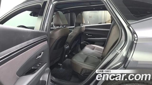 Hyundai Tucson Tucson (NX4) Дизель 2.0 4WD — Фото автомобиля 20