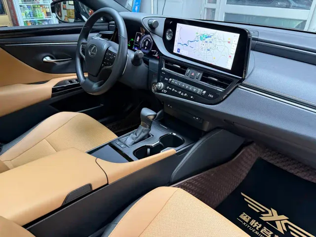 Lexus ES — Фото автомобиля 18