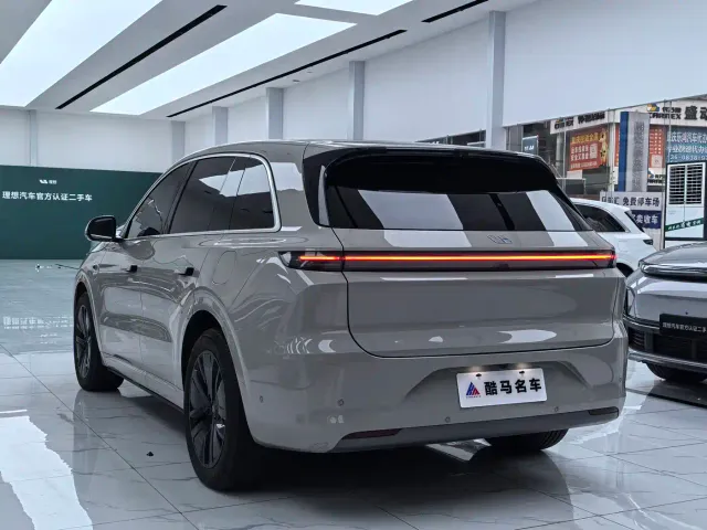 Li Auto L6 — Фото автомобиля 13