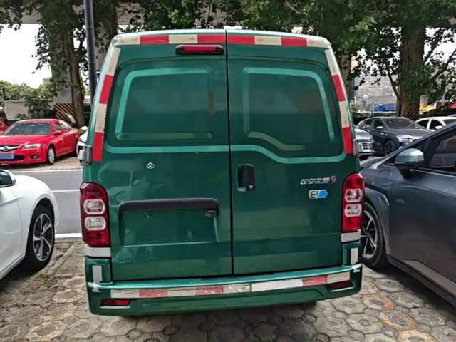 Changan Star 9 EV — Фото автомобиля 3