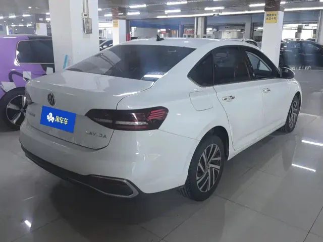 Volkswagen Lavida — Фото автомобиля 3