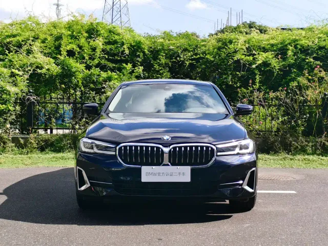 BMW 5 Series — Фото автомобиля 7