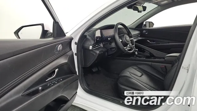 Hyundai Avante CN7 — Фото автомобиля 10