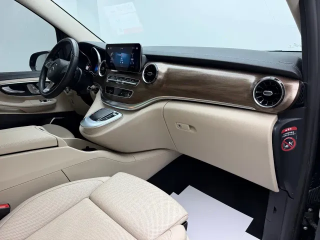 Mercedes-Benz V-Class — Фото автомобиля 8