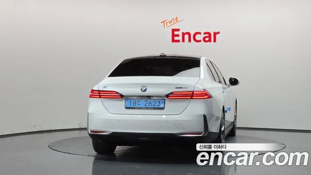 BMW i5 G60 — Фото автомобиля 4