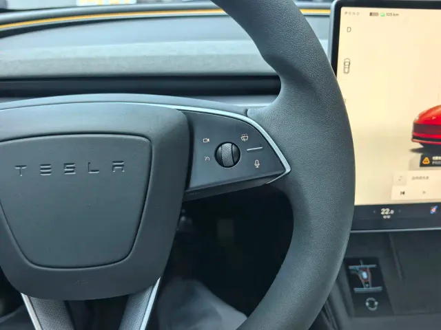 Tesla Model 3 — Фото автомобиля 18