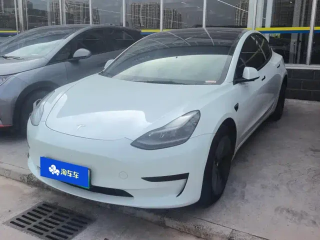 Фотография автомобиля — Tesla Model 3
