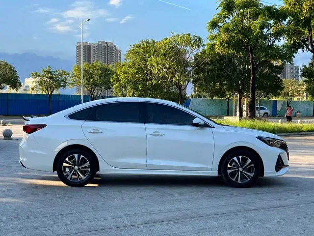 Changan Eado — Фото автомобиля 13