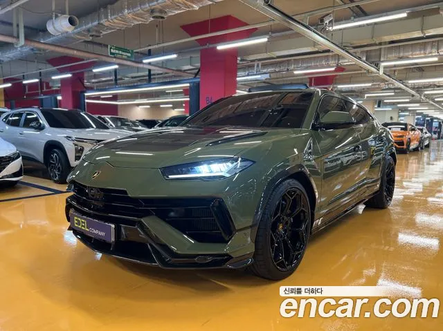 Lamborghini Urus — Фото автомобиля 4
