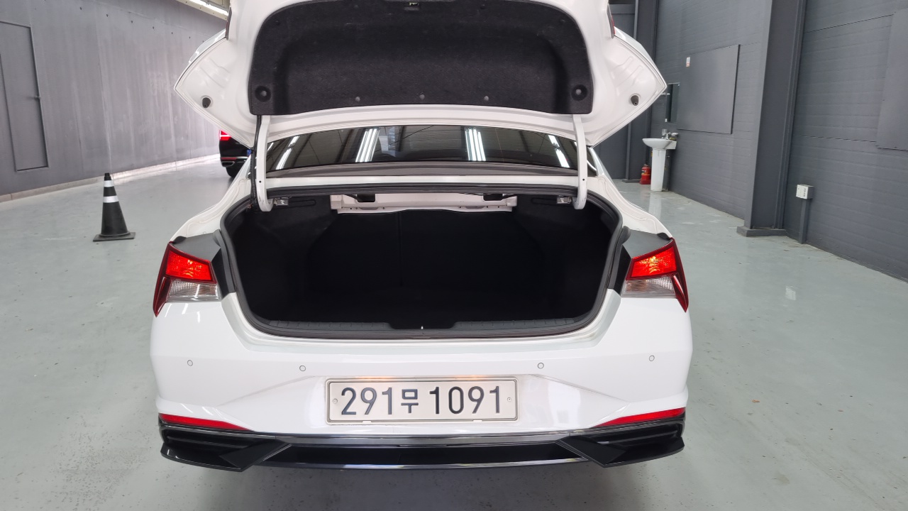 Hyundai Avante CN7 — Фото автомобиля 18