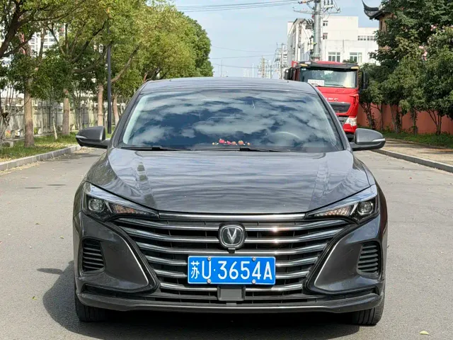 Changan Eado — Фото автомобиля 2