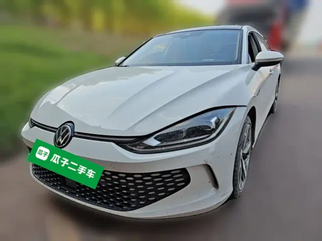 Фотография автомобиля — Volkswagen Lamando