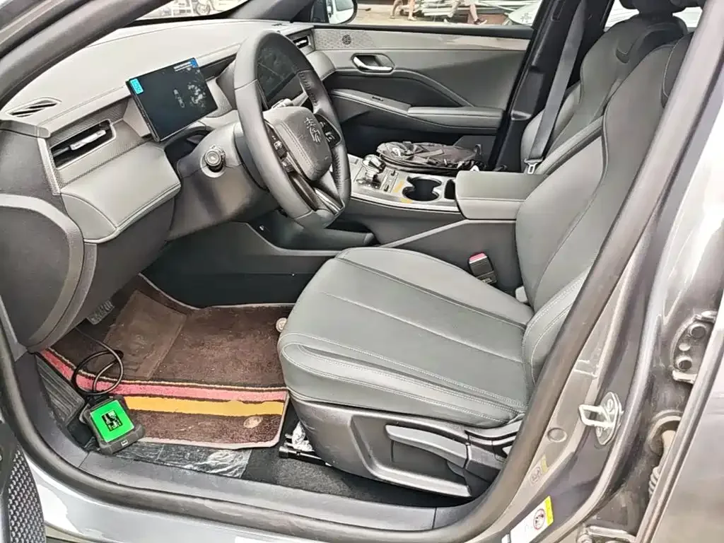 BYD Qin PLUS 2025 DM-i Smart Drive 55KM Leader — Фото автомобиля 14