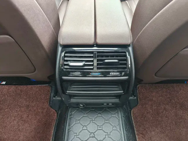 BMW 5 Series — Фото автомобиля 13
