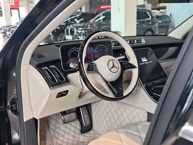 Mercedes-Benz Maybach S-Class — Фото автомобиля 24