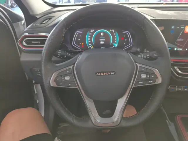 Changan Oushang X5 — Фото автомобиля 10