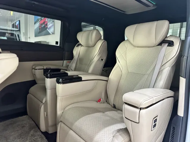 Toyota Vellfire — Фото автомобиля 9