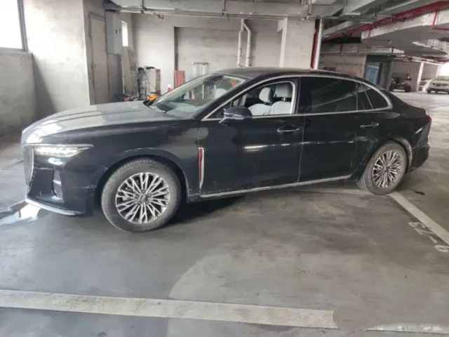 Hongqi H5 — Фото автомобиля 4