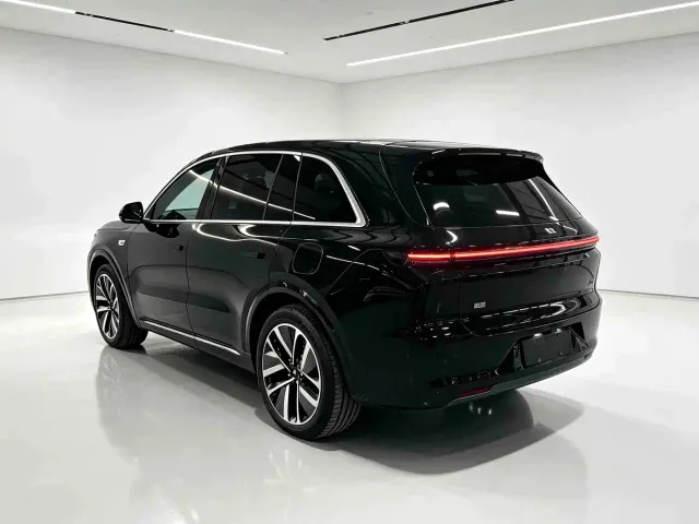 Li Auto L6 — Фото автомобиля 11
