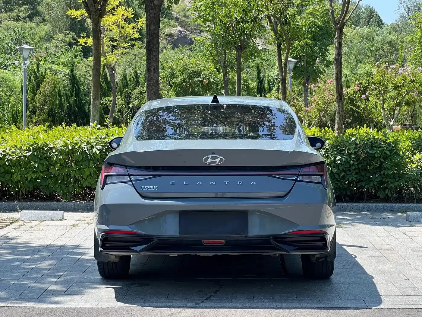 Hyundai Elantra 2022 1.5L CVT LUX Premium Edition — Фото автомобиля 6