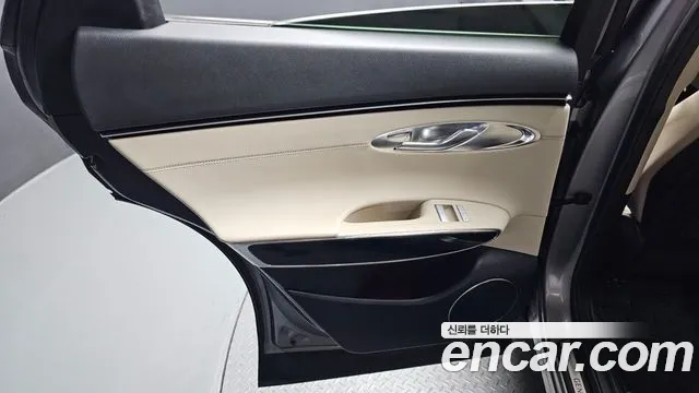 Genesis GV70 2.5T Бензин 2WD — Фото автомобиля 20