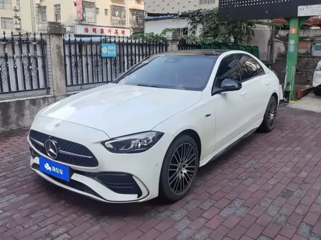 Фотография автомобиля — Mercedes-Benz C-Class